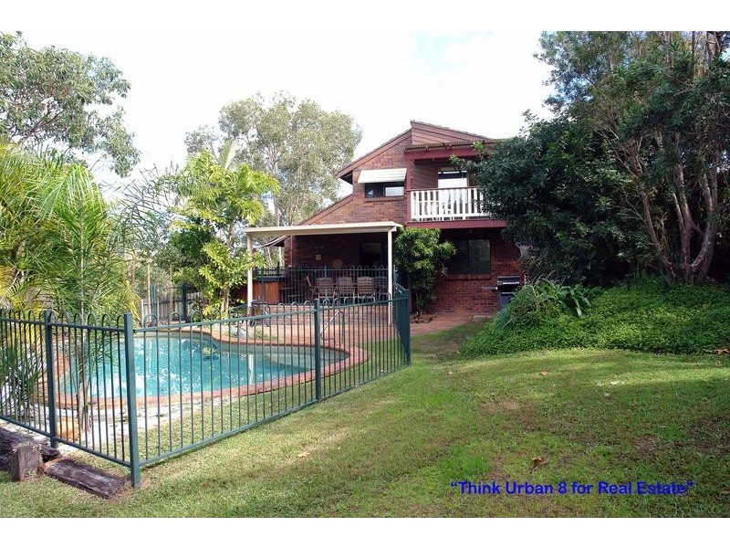 15 Mazzard Street, Bellbowrie QLD 4070